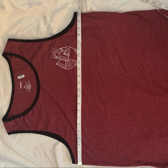 🎽☀️🌅😎Men’s Tanktop Burgundy w/Black Trim Size XL😎🌅☀️🎽Soft Material🎽 - Picture 4 of 6